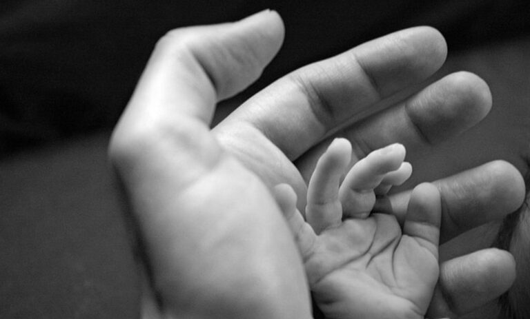 Come e perché Freud abbandonò l'ipotesi della seduzione infantile